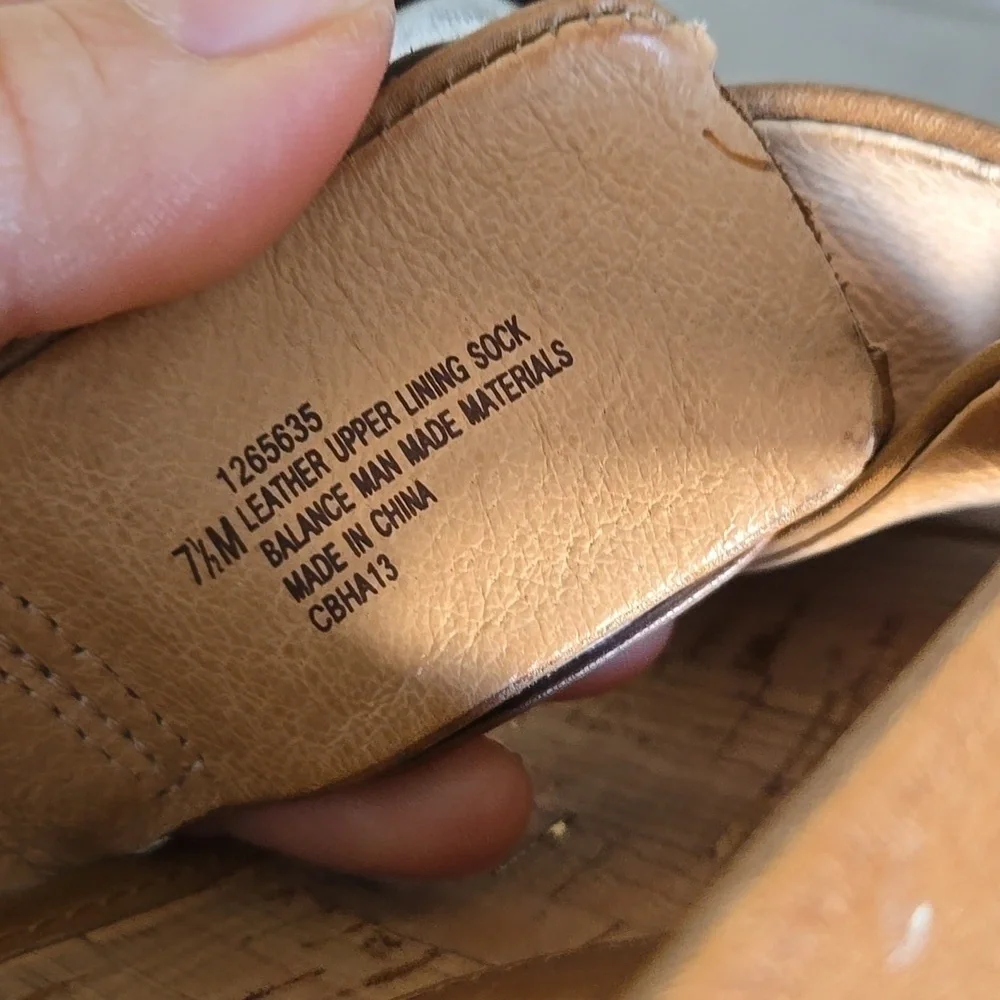 Sofft Women Leather Stylish Tan Wedge Sandals Shoes 7.5M